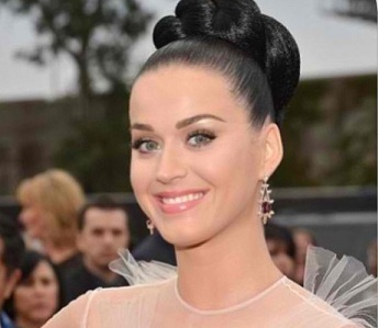 Katy Perry's Glamourous Look at the 2014 Grammys